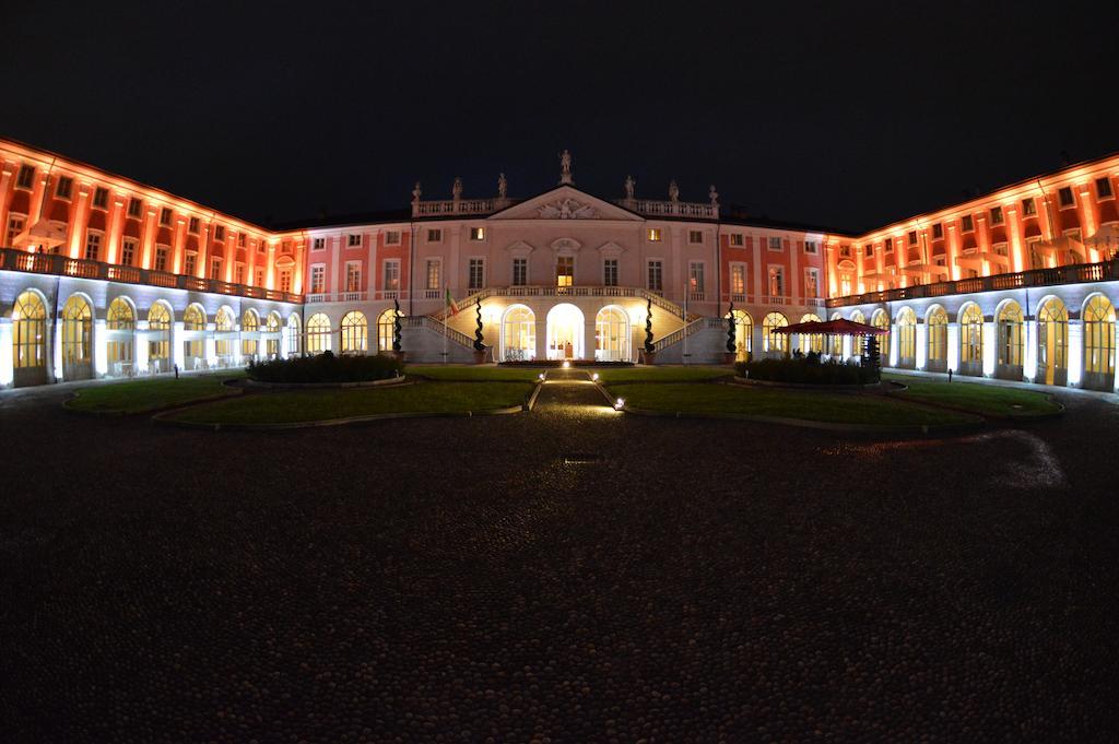 Villa Fenaroli Palace Hotel Рецато Екстериор снимка
